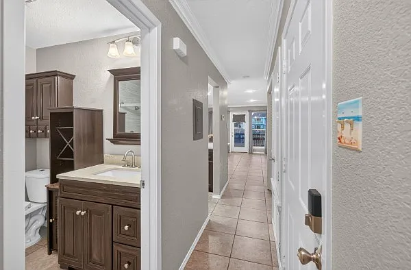 1 bed, 634 sqft, $1,600 — Photo 2