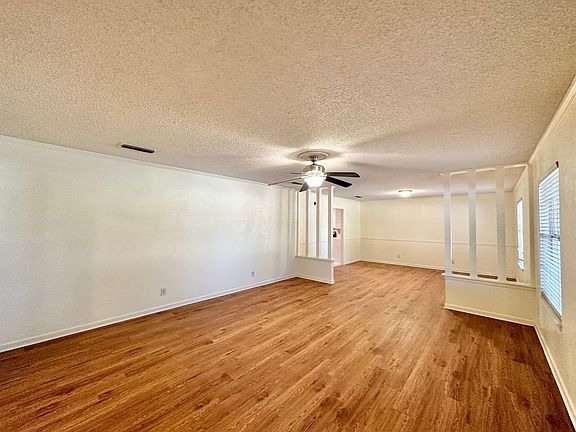 5th image of 307 Highland Oaks Dr