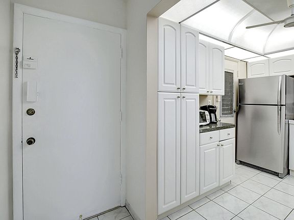 3rd image of 17090 NE 14th Avenue #112