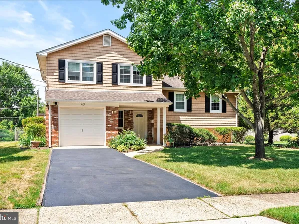 43 Brunswick Dr, Howell, NJ 07731