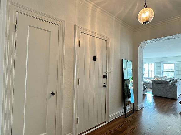 3rd image of 2054 W Farwell Ave APT 2