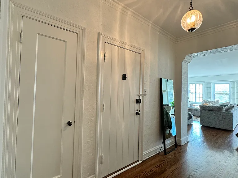 2054 W Farwell Ave #2 — Photo 3