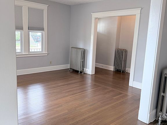 5th image of 73 Anderson Ave