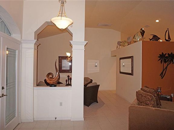 5th image of 14 Long Meadow Pl