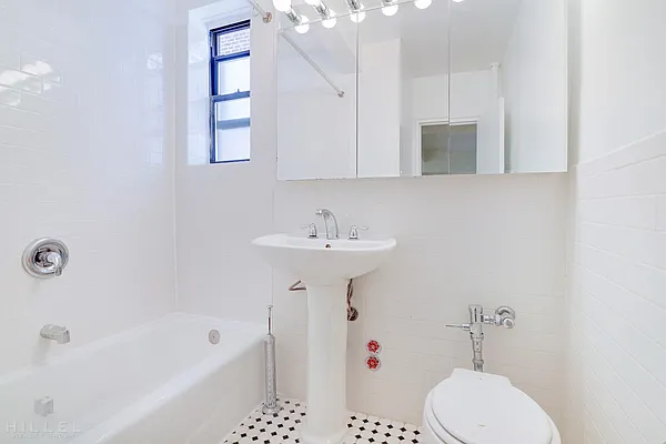 Rented by Hillel Realty Group | media 23