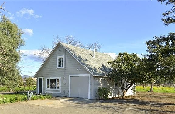 4th image of 1127 Orchard Ave