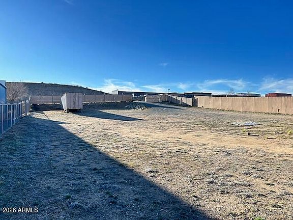 3rd image of 6705 CORSAIR Avenue #26