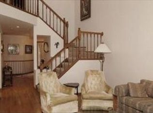 2133 N Coldspring Rd, Arlington Heights, IL 60004