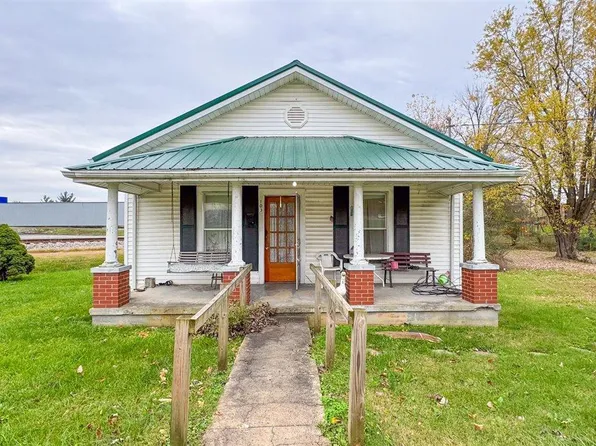 103 W Main St, Horse Cave, KY 42749