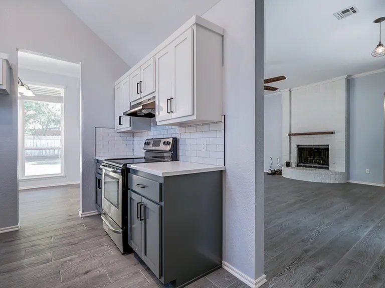 1908 Joseph Dr — Photo 41