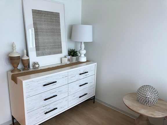 4th image of 349 E Wacker Dr #3611