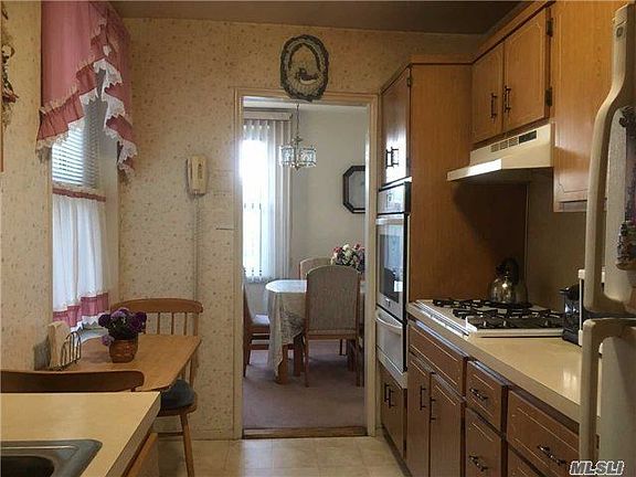 5th image of 1840 211th St APT 4E