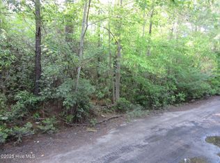 1253 Crooked Pine Rd, Wilmington, NC 28411