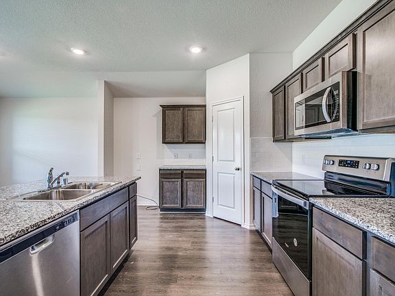 5th image of 169 Seabiscuit Dr