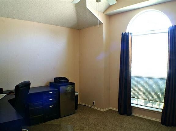 5th image of 914 Santa Fe Dr