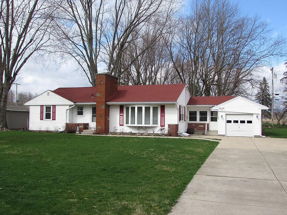 1st image of 300 Linden St