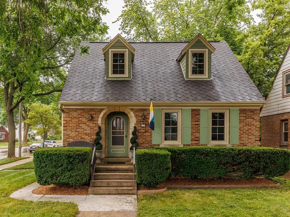 225 East Bradley AVENUE, Milwaukee, WI 53207