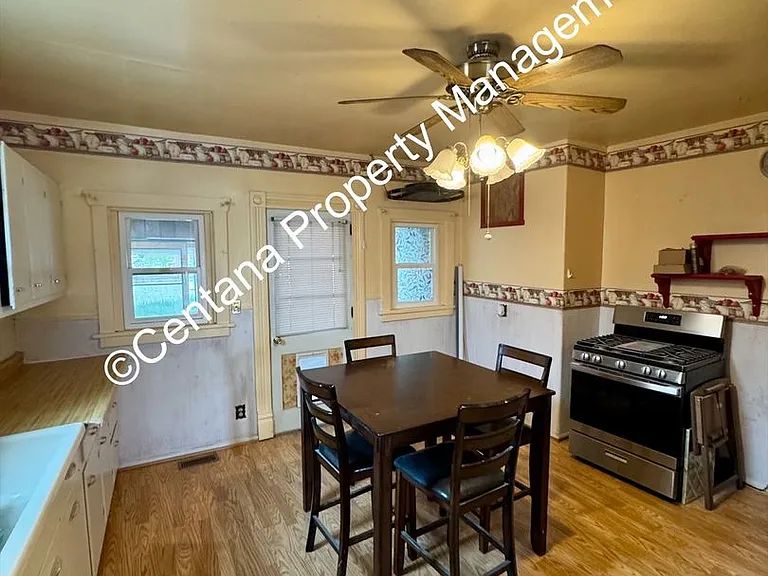 611 N Main St — Photo 11
