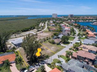 5772 SW 9th Ct, Cape Coral, FL 33914