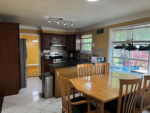 4th image of 8120 Springfield Village Dr
