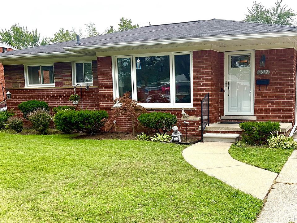1st image of 1812 E Longmeadow Rd