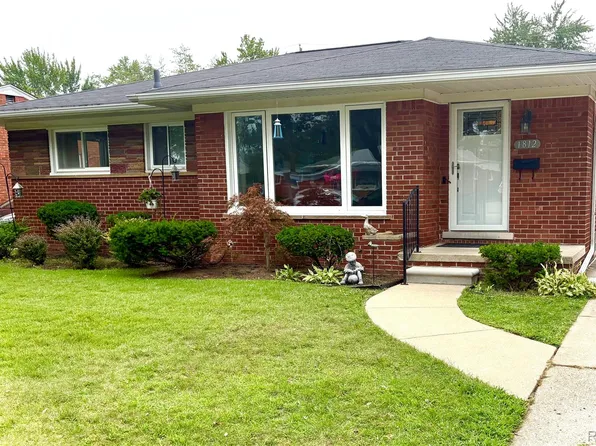 1812 E Longmeadow Rd, Trenton, MI 48183