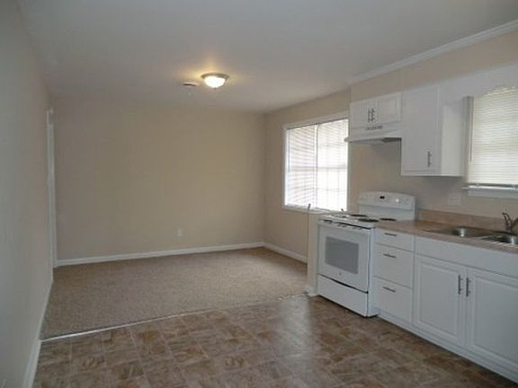 4th image of 3525 Windermere Dr