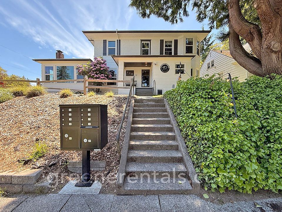 1st image of 119 20th Ave SE APT 3