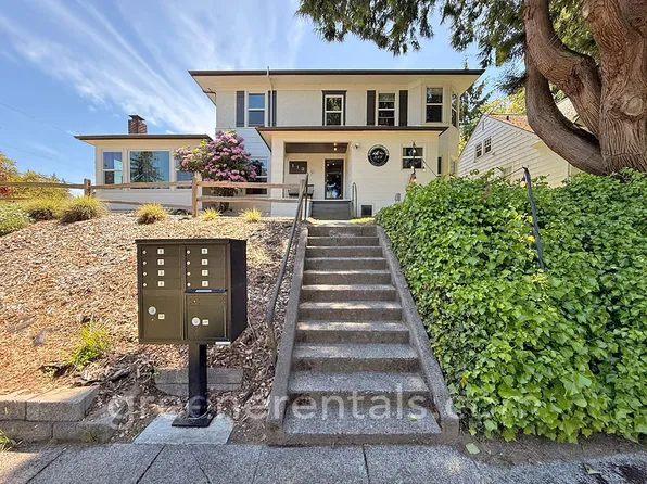 The Linn Apartments, 119 20th Ave SE APT 3, Olympia, WA 98501