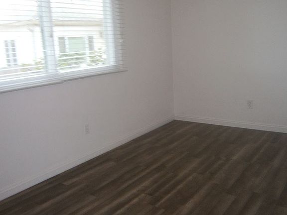 3rd image of 4251 Mentone St