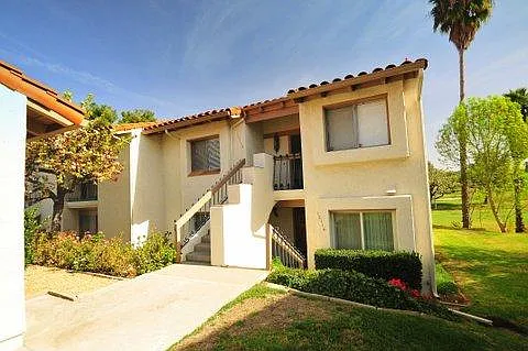 Front entrance showing breezeway towards the golf course. - 12118 Caminito Campana