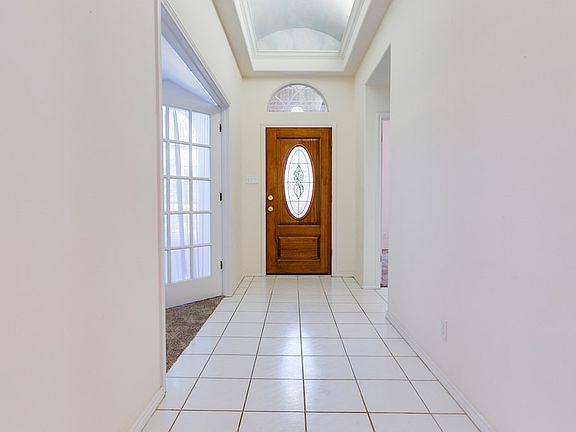 4th image of 32 Southridge Dr