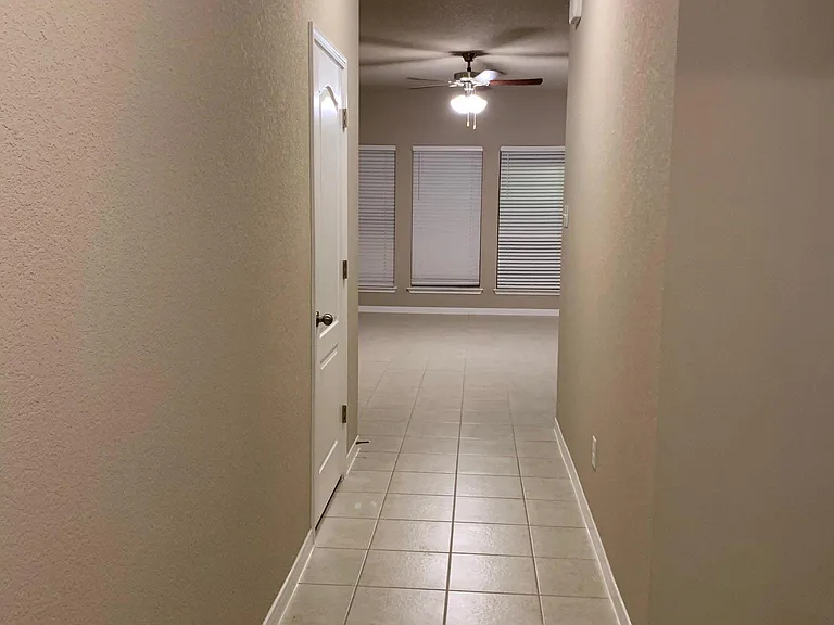 2406 Petersburg Ln — Photo 30