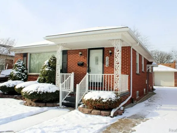 1214 15th St, Wyandotte, MI 48192