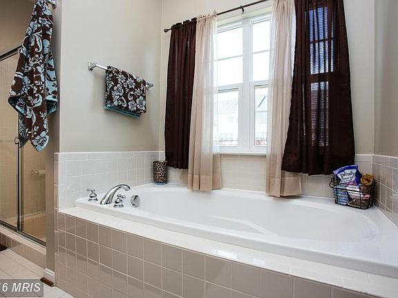 Master bath with soaking tub