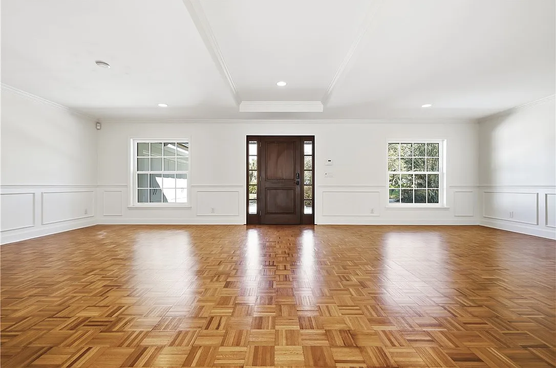 3 bed, 2.5 bath, 2240 sqft, $8,250 — Photo 2