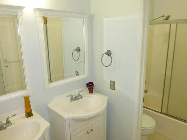 1412 N Cherry St #6 — Photo 6