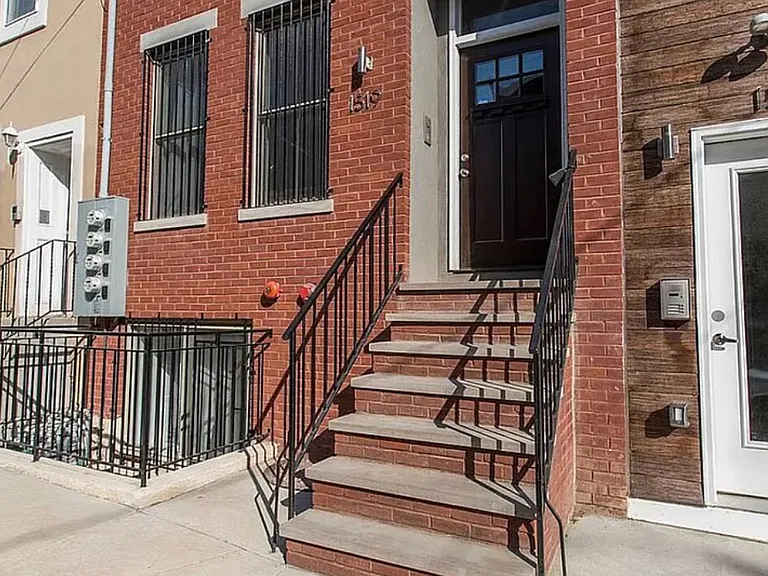 1519 Brown St #3 — Photo 2