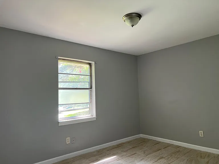 4351 Hendrix Dr — Photo 7