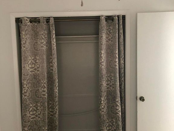 5th image of 2963 Ernest St