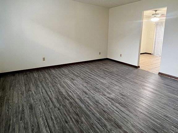 3rd image of 418 Washington St APT 1
