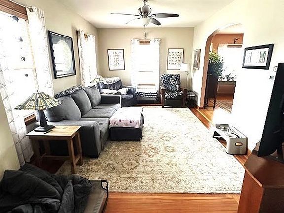4th image of 98-100 Trilby Ave #1