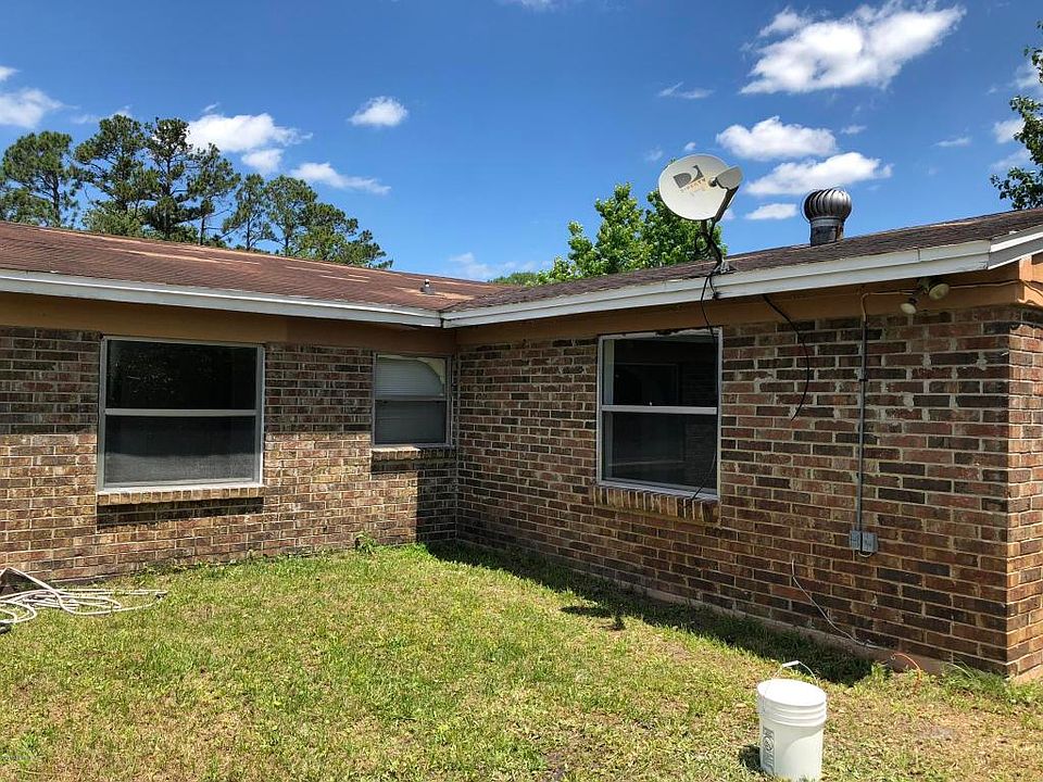 2nd image of 10946 Weymouth Cir N