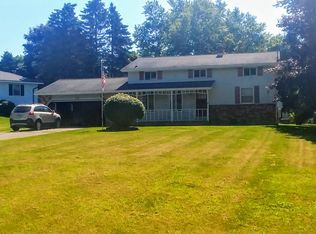 11708 Woodgate Dr NW, Grand Rapids, MI 49534