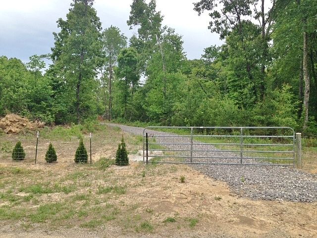 Gravel driveway & gate