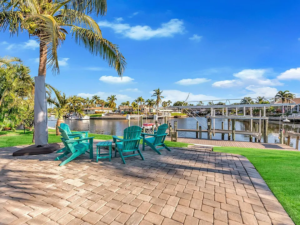 4707 Coral Blvd