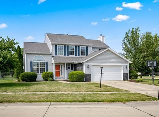 302 Orchard Dr, Mahomet, IL