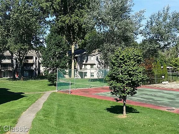 2nd image of 29850 W Twelve Mile Rd APT 507-301-1