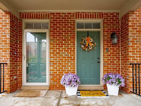 5th image of 39477 Springwater Dr