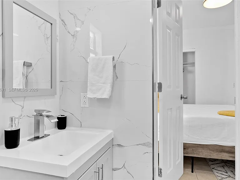 1021 NW 23rd Ave #1023 — Photo 12